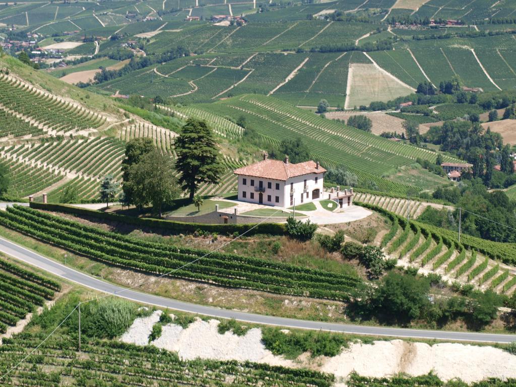 Villa Bricco Paglieri, Entire Villa Άλμπα Εξωτερικό φωτογραφία